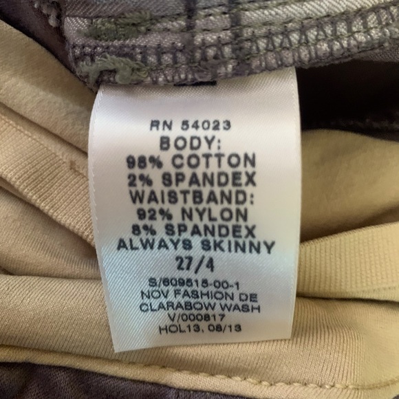 🔥 2/$50 🔥 NWOT Gap Maternity - Maternity Jeans - Picture 4 of 4